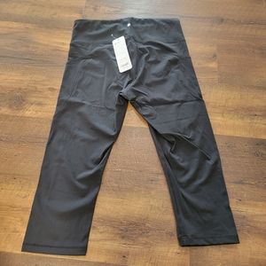 Capri Leggings with Pockets